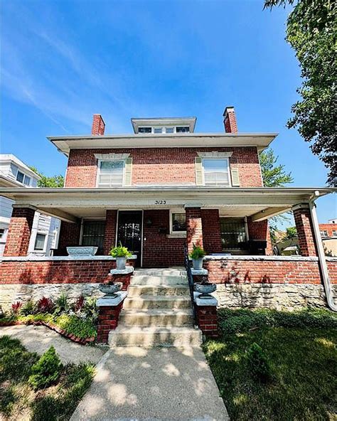 Zillow has 3 photos of this $120,000 4 beds, 2 baths, 1,890 Square Feet single family home located at 4012 Montgall Ave, Kansas City, MO 64130 built in 1910.. 