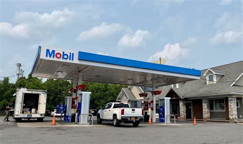 Exxon in Montgomery, AL. Carries Regular, Midgrade, Premium, Diesel. Has Offers Cash Discount, C-Store, Loyalty Discount. Check current gas prices and read customer reviews. Rated 4.3 out of 5 stars.. 