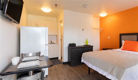 Monthly room rentals phoenix. From $13/night - Compare 1,804 cheap motels from Booking, Hotels.com, Vrbo, Airbnb etc in Phoenix area! Find best deals easily & save up to 70% with cheap-motels.com 