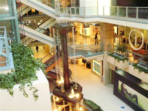 Montreal shopping mall underground. May 15, 2019 · Top 10 Shopping & Malls in The Underground City: See reviews and photos of Shopping & Malls in The Underground City, Montreal (Canada) on Tripadvisor. 