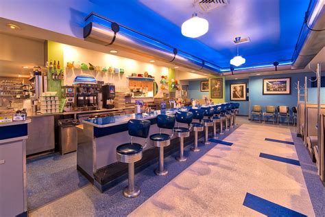 Montys blue plate. Monty's does the nouveau diner proud. It's a popular neighborhood gathering spot, packing 'em in from breakfasts to the Friday fish fry. Plentiful vegetarian, vegan and gluten-free options. 