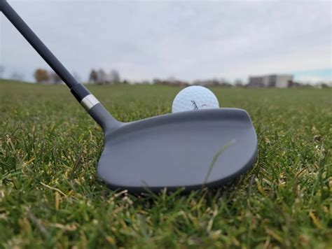 The Monza golf driver features a large sweet spot, which alows golfers to hit the ball with greater consistency. The driver’s face is designed to promote a high launch angle and low spin rate, which helps golfers achieve maximum distance off the tee. One of the key features of the Monza golf driver is its adjustable weighting system.. 