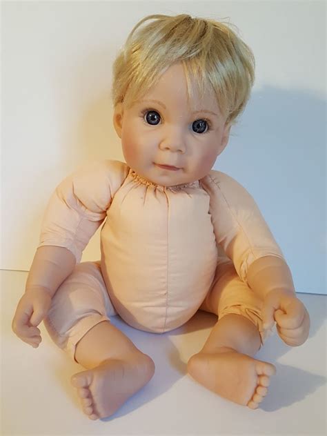 Moo haulm mid doll lee. Brand. Lee Dunsmore Dolls. Type. Baby Doll. UPC. Does not apply. Seller assumes all responsibility for this listing. eBay item number: 371266499784. Last updated on Jul 27, 2023 20:49:52 PDT View all revisions. 