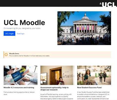 Moodle News