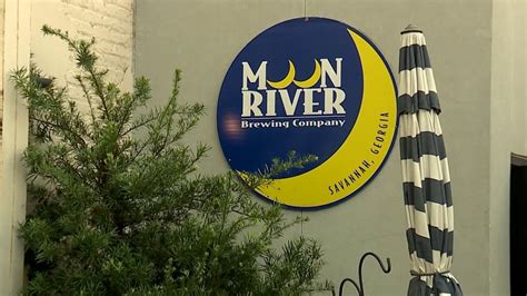 Moon river brewing savannah. Oct 28, 2021 · Moon River opened its brewery and restaurant in 1999 in the location of the old City Hotel. Built in 1821, the City Hotel was Savannah’s first hotel. It was also the home of the first branch of ... 