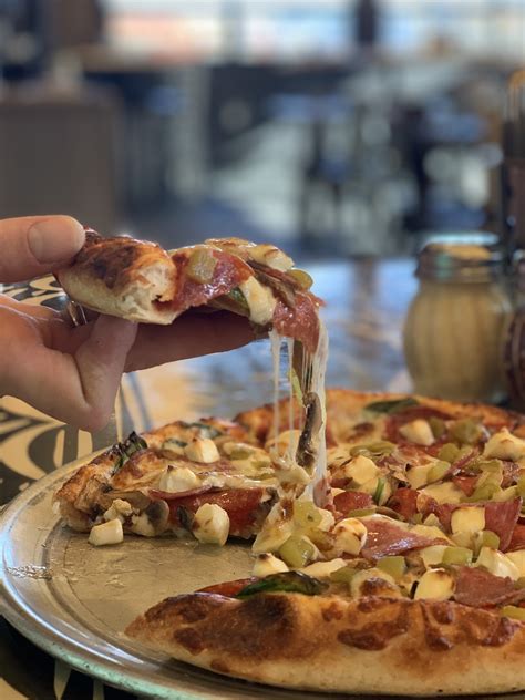 Moonlight pizza. Barstool Pizza Review - Moonlight Pizza (Pen Argyl, PA) 