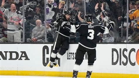 Moore’s OT power-play goal gives Kings 3-2 win over Oilers