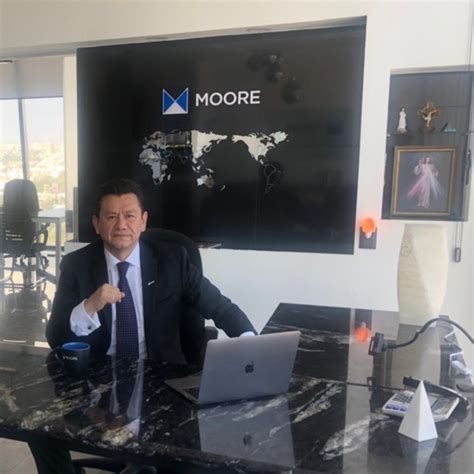 Moore Foster Linkedin Puebla