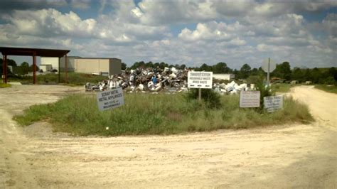 Moore county dump. The transfer station is operated by Waste Management under a contract with Glades County. The landfill and transfer station is located at 11900 W State Road 78. The County is responsible for monitoring the closed cell and is required to make annual reports to the Florida Department of Environmental Protection. 