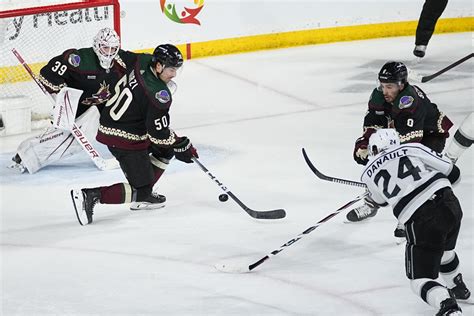 Moore scores twice as Kings extend road winning streak with 4-1 victory over Coyotes
