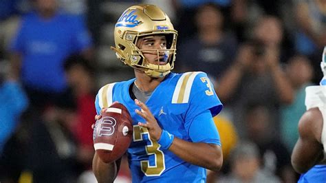 Moore throws for 290 yards and 3 scores as UCLA beats San Diego State 35-10