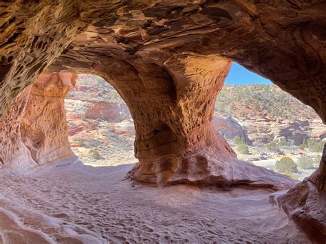 Moqui Caverns: The Beautiful Sand Caves in Kanab, Utah