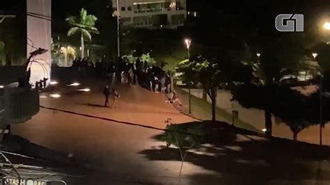 Moradores reclamam de baile funk e aglomeração na Praça do …