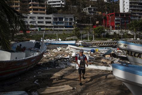 More help arrives in Acapulco, and hurricane’s death toll rises to 39 as searchers comb debris