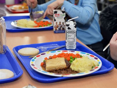 More states line up to serve free school meals to all kids