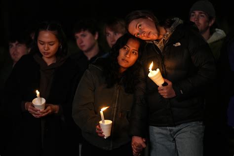 More than 1,000 pay tribute to Maine’s mass shooting victims on day of prayer, reflection and hope