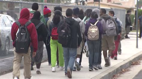 More than 500,000 LAUSD students return for 1st day of classes