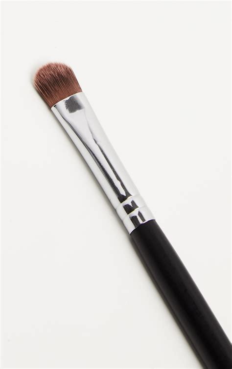 Morphe M421 Mini Concealer Brush Reviews 2024 - Influenster