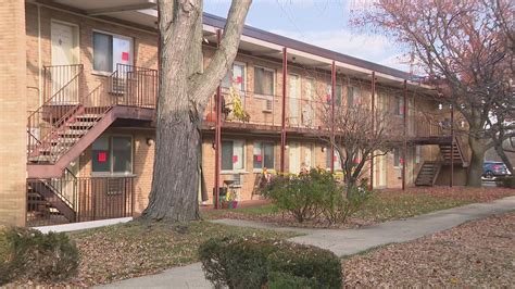 Morton Grove apartment residents discover eviction notices ahead of Thanksgiving