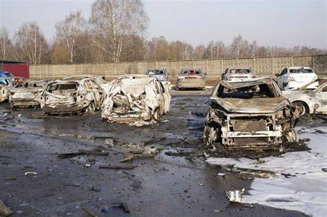 Moscow attacks fatally injure four while Ukraine bombs petroleum facility