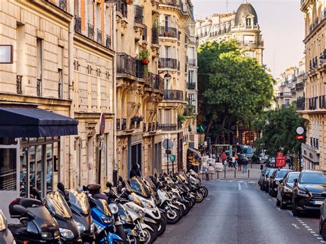 Moto et scooter à Paris - CNET France