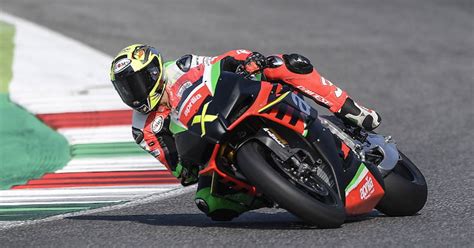 Moto2 Max Biaggi tr&egrave;s &eacute;mu aux fun&eacute;railles de Ralf Waldmann 