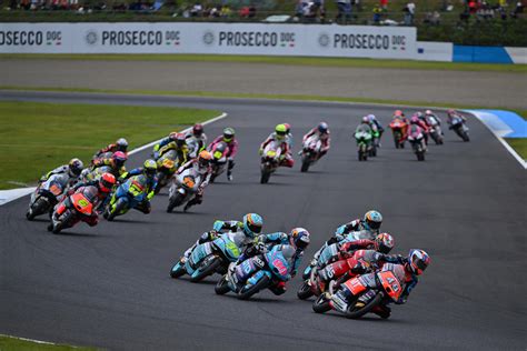 Moto3 Br&eacute;sil Course : Maximo Quiles trouve la victoire, Pratama sur le podium 