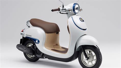 Motor scooter. 2022 Piaggio 1 Lineup First Look: 3 Electric Scooters (14 Fast... Don Williams - September 22, 2021. 1 2 3 ... 6 Page 1 of 6. Here you'll find all news and reviews on the latest scooters. 