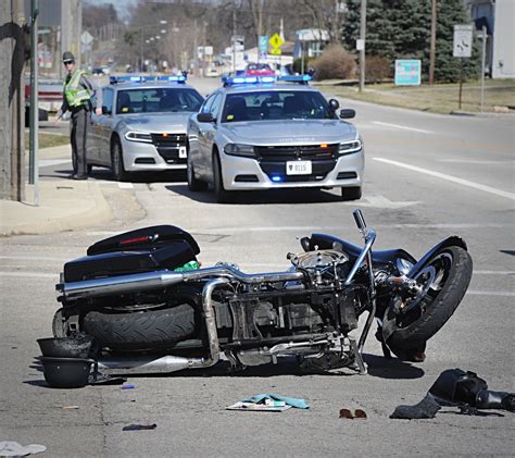 Jun 21, 2023 · According to Akron Police, traffic officers responded to the single-vehicle crash at 12:20 a.m. A preliminary investigation determined that the 28-year-old operator of a Harley Davidson motorcycle .... 