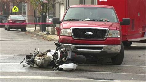 Motorcycle accident chicago 2023. Oct 20, 2023 · Tuesday, October 17, 2023 Elgin man seriously hurt in motorcycle crash in Elburn Police say the 22-year-old was passing a northbound vehicle at high speed in the 4N9600 block of Route 47 when he lost control of the motorcycle and crashed into guardrail. 