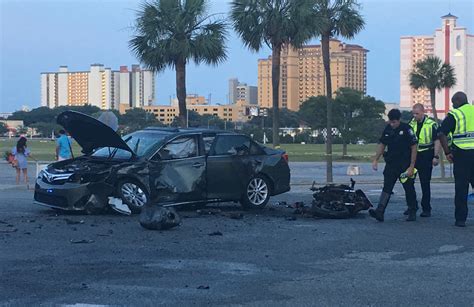 HORRY COUNTY, S.C. (WBTW) — A 45-year-old died Wednesday after he crashed his motorcycle into an F-150 pickup truck in North Myrtle Beach, according to officials. Jason Marcum of Horry County .... 