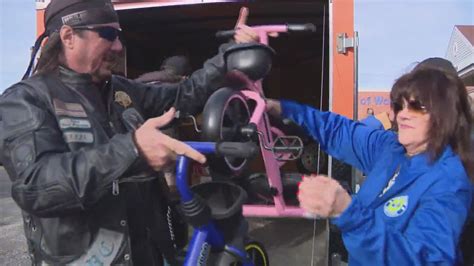 Motorcycle group donate bikes for Worth Township kids ahead of holidays