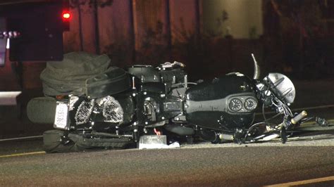 Motorcyclist dies in overnight crash in Warren County