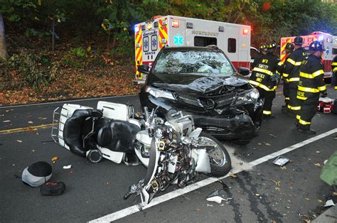 Motorcyclist in Redwood City dies after car crash