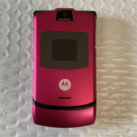 Motorola RAZR V3 Unlocked Flip Bluetooth GSM 850 /900 /1800