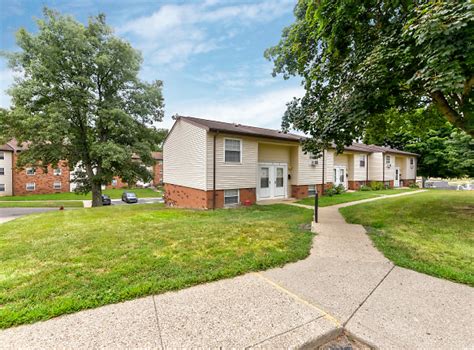 Mount vernon rentals. Explore Houses for Rent in Mount Vernon, IA. Together, Mount Vernon and Lisbon create a unique college city experience for renters. Cornell College is in the city, and homes for rent there let art and culture mix with youthful … 