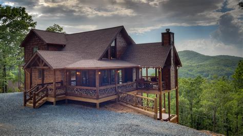Mountain view rentals. Save up to 30% on Mountain View Lodge by booking direct. 8 Bedrooms Bedrooms, 6 Baths Baths, Sleeps 28 in Gatlinburg, TN ... Minimum age to rent: 25 Pet policy: No Pets Allowed Deposits 46+ Days Prior to Arrival, 30% is due at the time of Booking. Within 45 Days Prior to Arrival, 100% is due at the time of Booking. ... 