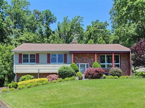 Mountainside nj homes for sale. Dec 21, 2023 · Sold - 1091 Sunny View Rd, Mountainside, NJ - $750,000. View details, map and photos of this single family property with 4 bedrooms and 0 total baths. MLS# 3878913. 