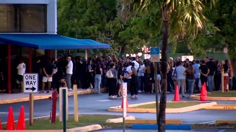 Mourners pay tribute to Doral Academy math teacher killed in Palmetto Estates shooting