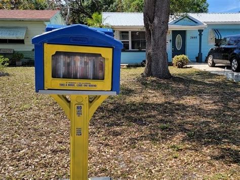 Movie-Loving FL Couple Shares Love Of Film With Free Blockbuster