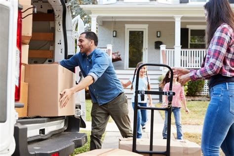 Moving across country. The Cost of Hiring a Moving Company to Move Across the Country. The cost of hiring professional movers will depend on the size and distance of your move. On average, a cross-country move of 1,000 miles would cost approximately $4,500- $5,000 for a 2 to 3 bedroom house (or 7,600 pounds). 