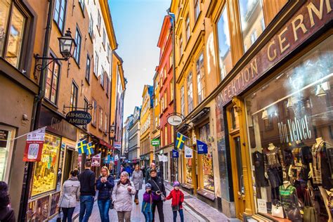Moving to sweden from usa. Moving back to Sweden. Here you will find information on what applies when you want to move back to Sweden if you previously had a permanent residence permit in Sweden. You will also find information on what applies to you who are a Swedish citizen living abroad and want to move to Sweden with your … 