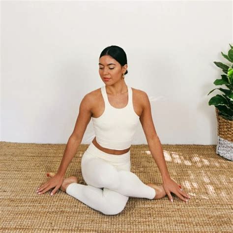 Moving with nicole. Wake up your body with this 20 Minute Morning Yoga Stretch Routine. 😊Thank you to T2 Tea for sponsoring today's video! Make sure to click the link below and... 