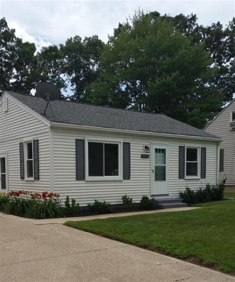 Movoto mi. Are you looking for an affordable rental option in Kentwood, MI? A duplex rental could be the perfect solution. Duplexes offer the convenience of two separate living spaces while s... 