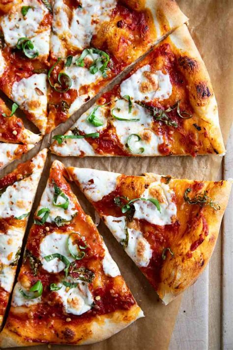 Mozzarella pizza