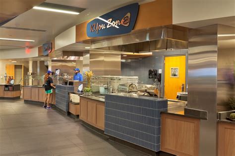 Choose from 8-10 entrees at each meal! Extended serving hours accommodate students with busy class and work schedules. The dining commons provide 700 seats on three levels, with wrap-around windows and a spectacular view of campus.. 