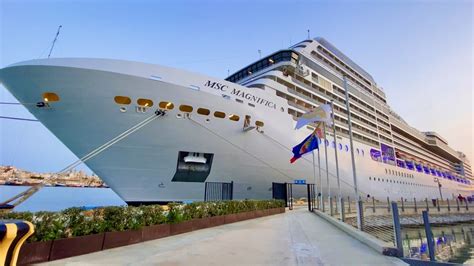 Msc magnifica cruise. Deck 5 L’Edera Restaurant. Typical opening times: 08:00-10:00 Breakfast, 12:00-14:00 Lunch, 18:00 1st Sitting, 20:30 2nd Sitting. The L’Edera Restaurant is located at the very rear of the ship and is the entire width of the ship.The restaurant differs from traditional cruise ship main dining rooms by offering a buffet selection during breakfast … 