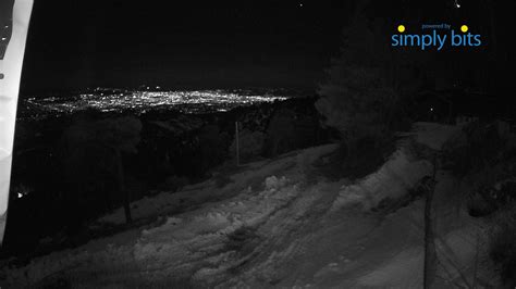 Mt bigelow webcam. Mt. Bigelow Observatory -- Altitude 2508 m (8230 feet) is located a short, ~20 minute drive down from the summit of Mt. Lemmon. It uses commercial power but has its own standby generating system and its own water supply. A 10-bed dormitory (six bedrooms), built of California redwood, provides living facilities and an attractive location for ... 