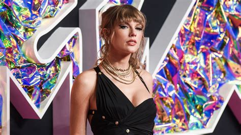 Mtv music awards 2023. September 12, 2023 · 3 min read. Much of the fun of MTV's annual Video Music Awards happens right before the biggest names in music take the stage or the podium as presenters. The red carpet is ... 