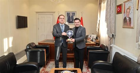 Muğla Valisi Akbıyık’a ‘Yılın Pozitif Valisi’ ödülü
